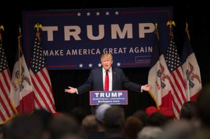 VER: Manifestantes Interrumpen un Discurso de Donald Trump en Miami [Video]