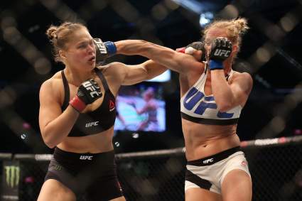 VER: Holly Holm Vence a Ronda Rousey por Knockout [Vídeo]