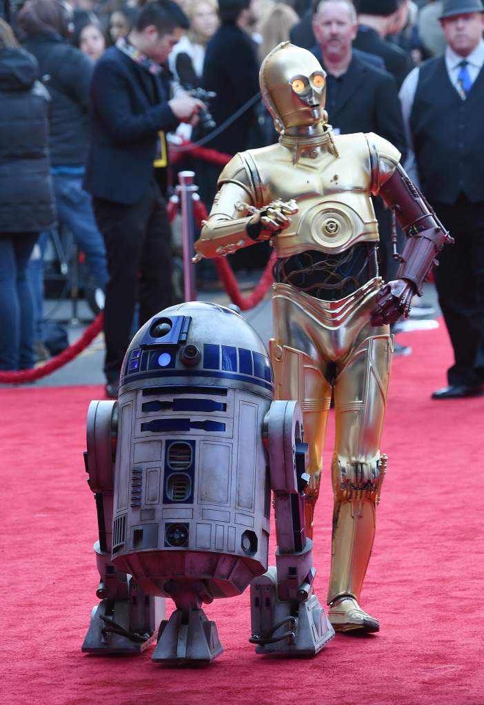 Premiere Of Walt Disney Pictures And Lucasfilm's "Star Wars: The Force Awakens" - Arrivals