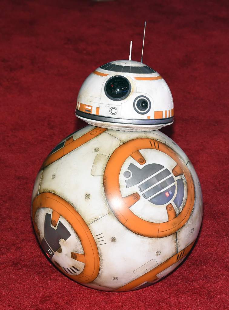 Premiere Of Walt Disney Pictures And Lucasfilm's "Star Wars: The Force Awakens" - Arrivals