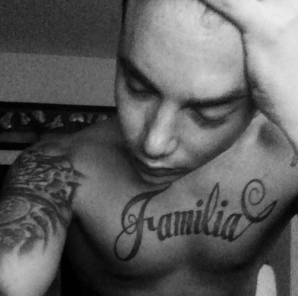 J Balvin Noticias, J Balvin sexy fotos, J Balvin fotos, J Balvin sin shirt, J Balvin no shirt, J Balvin tatuajes, J Balvin tattoos