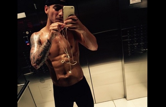 Noticias de Maluma, Maluma Sin Camisa, Maluma Sin ropa, Maluma Desnudo, Maluma Billboard
