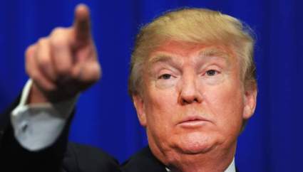 VER: Partidario de Donald Trump Asalta Protestador [VIDEO]