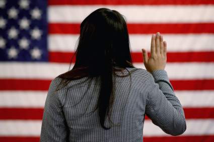 USCIS: ¿Cómo Averiguar el Estatus de mi Caso Por Internet o Teléfono?