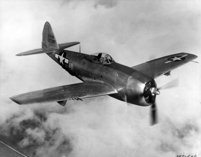 El avi&oacute;n de combate Republic P-47 Thunderbolt, Thunderbolt hizo su debut en una misi&oacute;n de combate sobre el oeste de Europa. (Wikipedia)