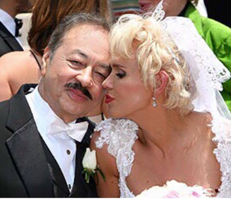 El&iacute;n Ort&iacute;z y Charyt&iacute;n renovaron sus votos en 2007. (Charyt&iacute;n/Facebook)
