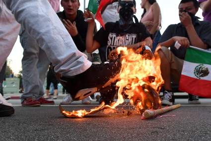 Protestas Contra Trump en Mitin de San Jose: Las Fotos que Tienes que Ver