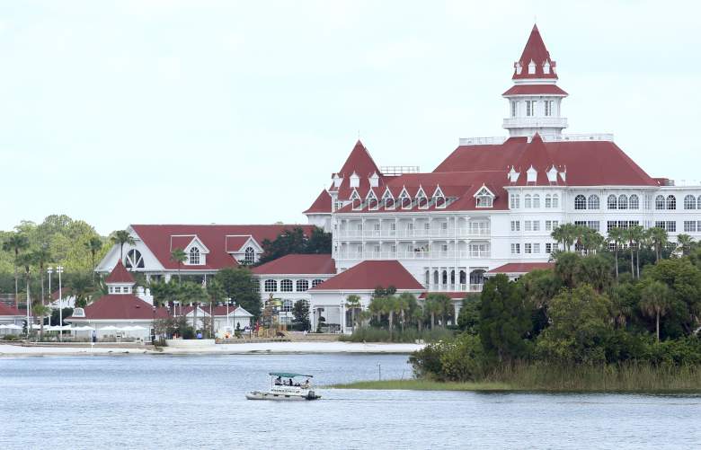 El exclusivo Grand Floridian Resort & Spa se encuentra justo al otro lado del parque tem&aacute;tico Magic Kingdom. Lane y sus padres llegaron all&iacute; el domingo. (Getty)