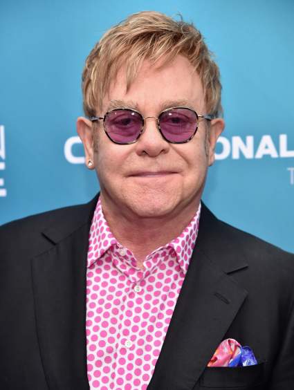 Elton John no pudo adoptar un niño en Ucrania por ser gay