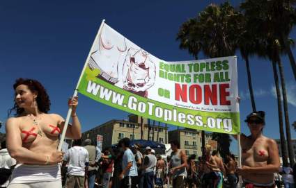Día Internacional del Topless: 5 Datos Importantes que Tienes que Saber