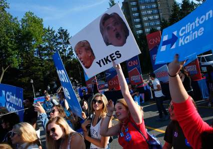 Las Protestas Durante el Debate Presidencial 2016: Las Fotos que Tienes que Ver