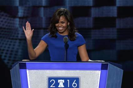 Ver: Michelle Obama ataca duramente a Trump en Phoenix (Video completo)