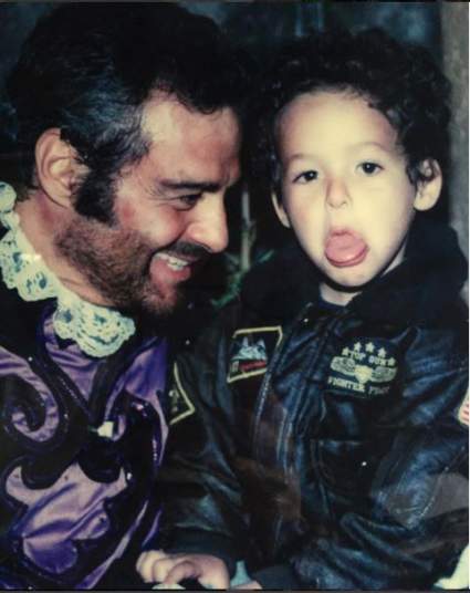 Gonzalo Vega y Sus Hijos: Las Fotos que Tienes que Ver
