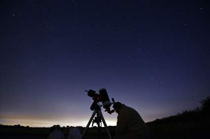 ¿A qué hora es la lluvia de meteoros Leónidas esta noche en México?