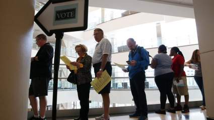 Clinton vs. Trump, 7 de noviembre: ¿Quién lidera los votos en los estados decisivos?