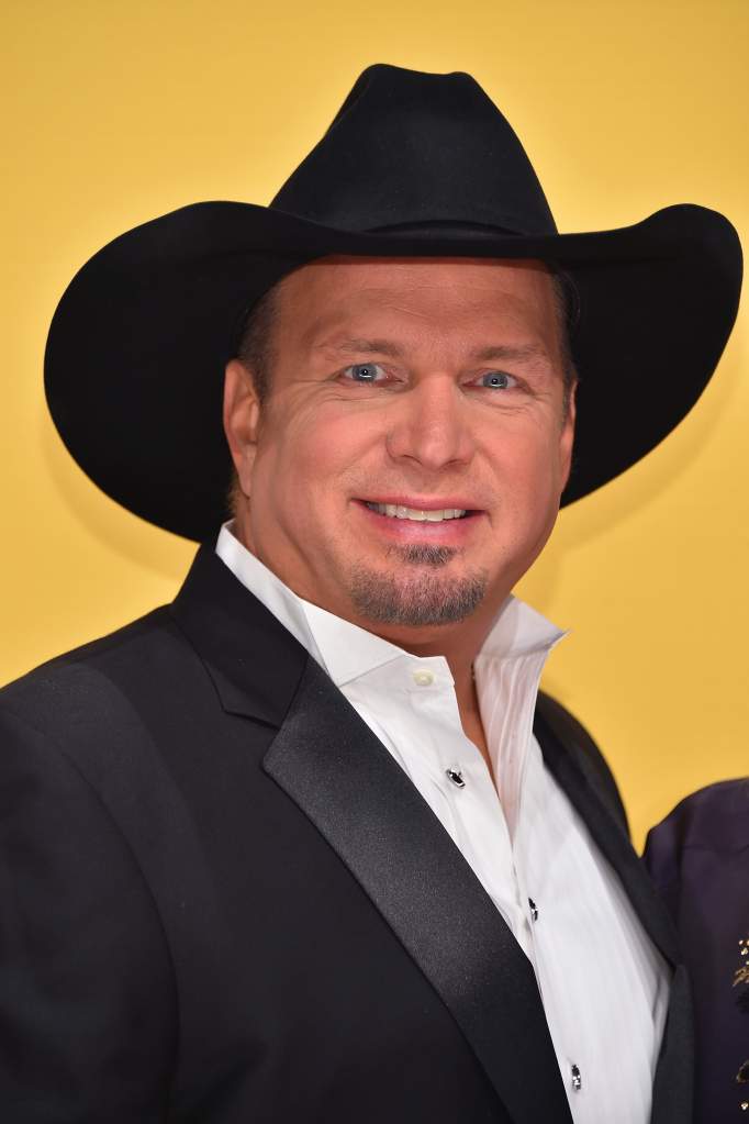 The 50th Annual CMA Awards - Arrivals