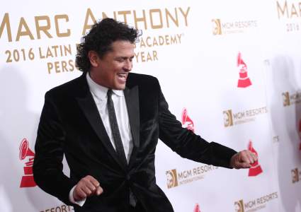 Latin Grammy 2016: ¿Qué decía en las camisetas de las bailarinas de Carlos Vives?