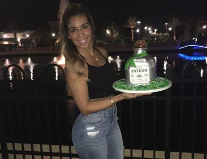 Vanessa Barcelo, Miss Miami Lakes, acusada de agredir con un bate a un hombre