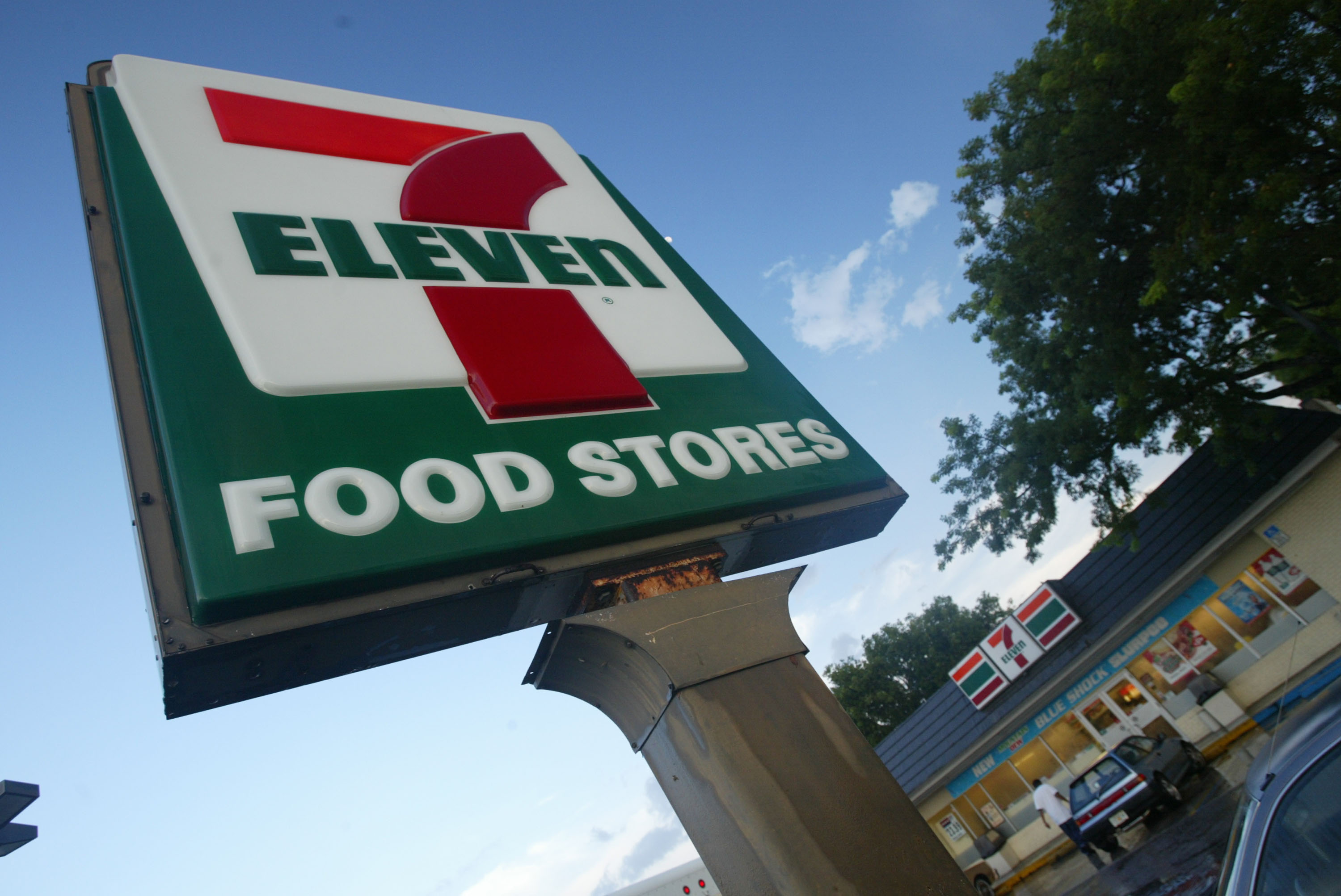 7-11 esta abierto navidad, seven eleven navidad