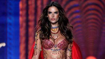 Alessandra Ambrosio: ¿Esta casada o soltera? ¿Quién es el novio?