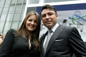 El d&iacute;a que anunci&oacute; su retiro como boxeador (Facebook)