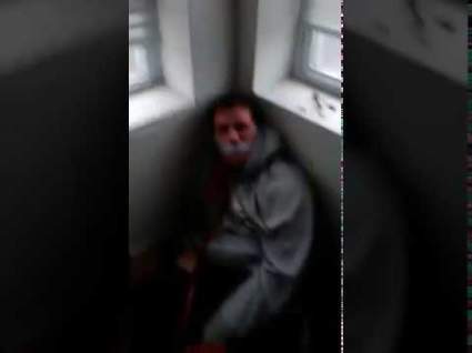 VER: Hombre Es Atado y Torturado en Vivo por Facebook Live [Vídeo]