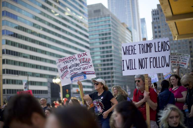 Manifestantes en Filadelfia antes de la Inauguración de Trump. (Getty)