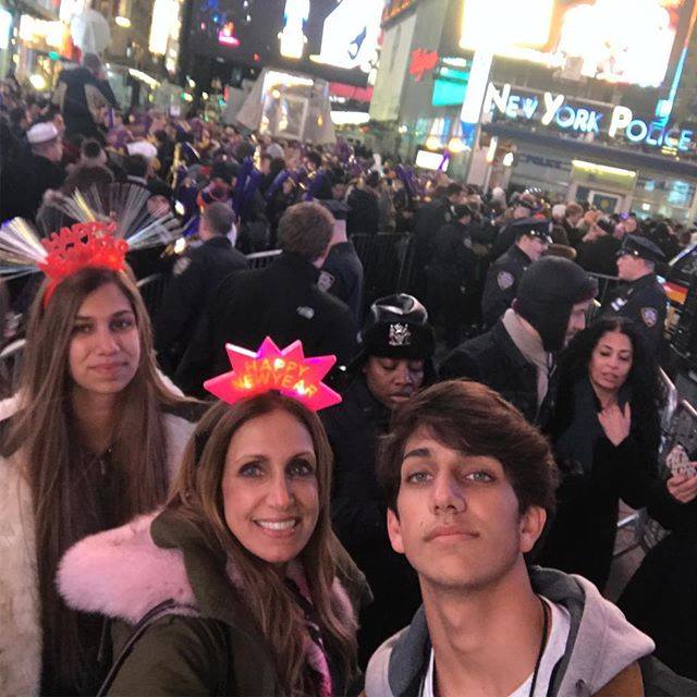 Cuántos hijos tiene Lili Estefan?