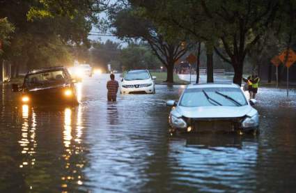 Houston: El huracán Harvey rompe récord de inundaciones