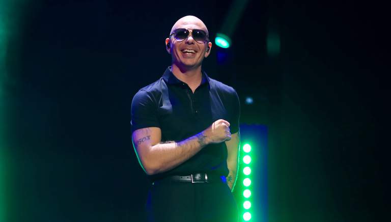 Cuántos hijos tiene Pitbull? Quién es la madre?