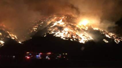 Fuego 405 amenaza autopista cerca de Museo de Getty [Mapa y Fotos]