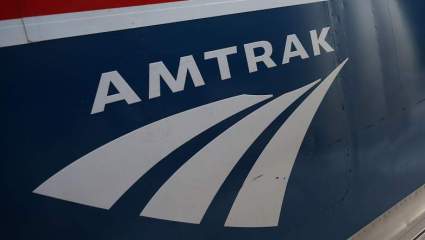 VER: Descarrilamiento del tren de Amtrak Interestatal  I-5 cerca de Tacoma [VIDEO]