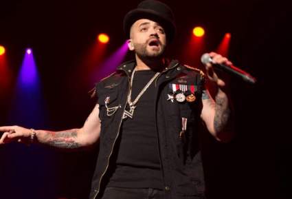 Las fotos que confirmarían el embarazo de la pareja del cantante Nacho ¿Quién es ella?