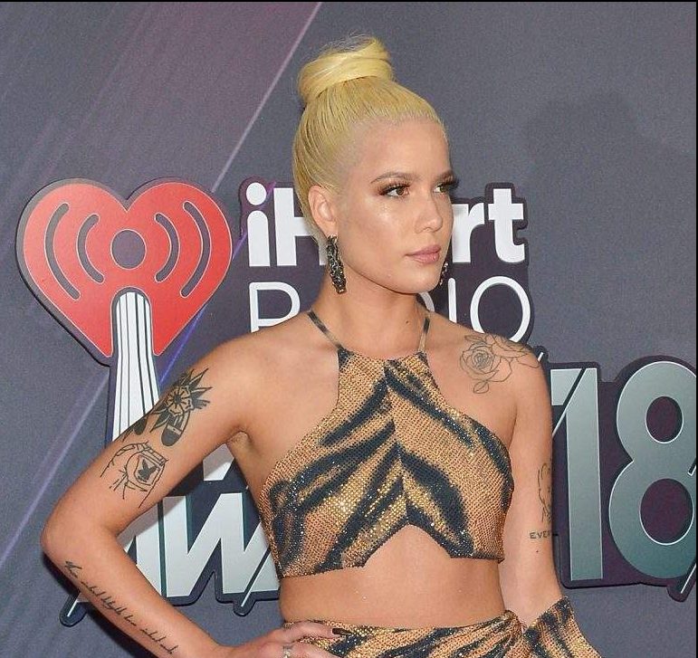 iHeartRadio Music Awards 2018: Los peores vestidos de la alfombra roja, Halsey