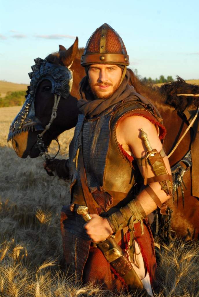 Miguel Thiré es Faruk, Conoce a los actores y sus personajes, reparto, elenco, sinopsis,