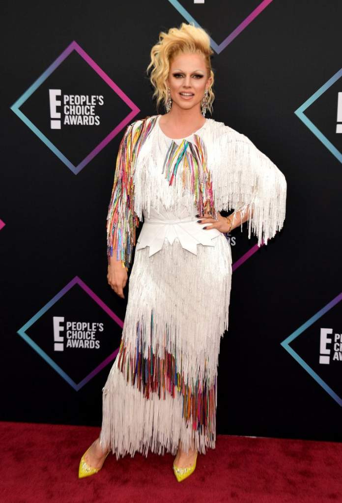 People’s Choice Awards 2018: Los PEORES looks en la alfombra roja [FOTOS], mal vestidos, mal vestidas, peores vestidas, Courtney Act