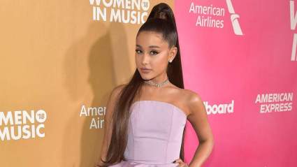 ¿Ariana Grande está saliendo con sus ex novios?