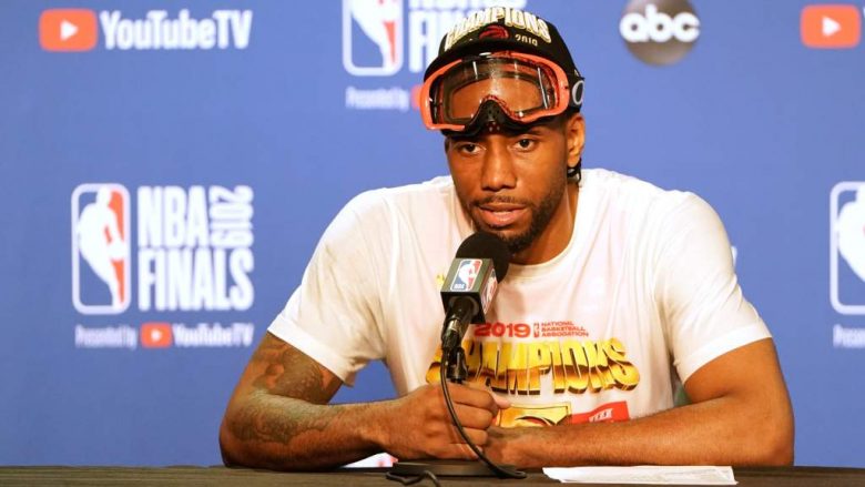 Kawhi Leonard-Indeciso entre tres equipos:¿Quién lleva la delantera?