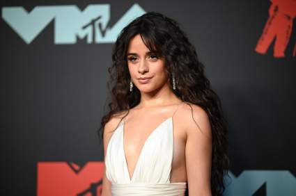 Camila Cabello estrena video de canción dedicada a su padre ¡Míralo aquí!