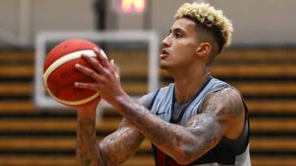 VER: Kyle Kuzma de Lakers calienta la cancha  de EE. UU. Vs Australia