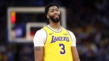 VER: Sí anotó sus primeros puntos Anthony Davis en la NBA