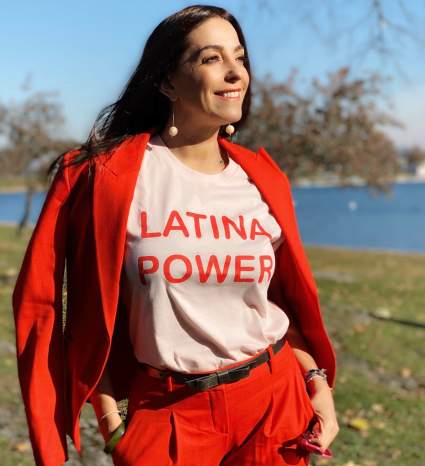 Eres una Latina poderosa? Ponte la camiseta!