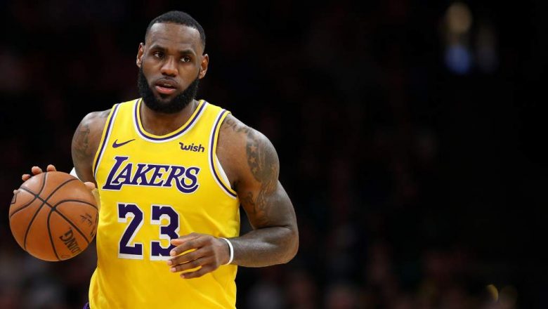 LeBron James: ¿Qué le respondió a quienes lo criticaron por estar descalzo?