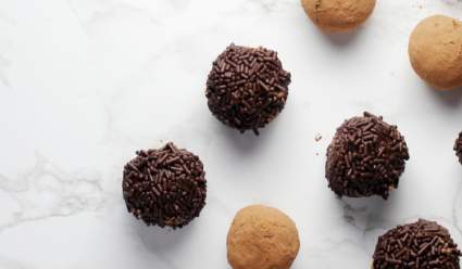 Bolitas de energía: 3 recetas para una merienda saludable