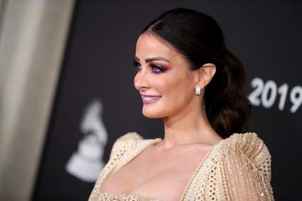 Noticias de Reinas -Mayo 18: Dayanara Torres está buscando novio por internet