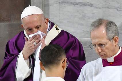 El Papa Francisco está enfermo: ¿se contagió de coronavirus?