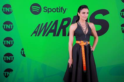Aislinn Derbez confiesa la promesa que Mauricio Ochmann le incumplió y su peor problema