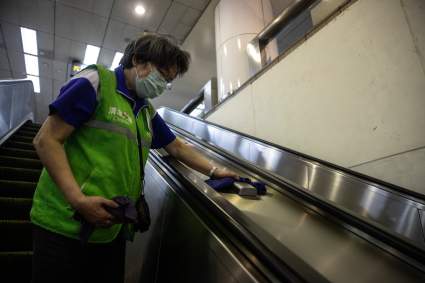 ¡Coronavirus ya no se contagia fácil por contacto con superficies!: reporte lo confirma