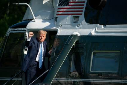 [VIDEO] Trump visitó planta de Ford en Michigan  ¿Usó máscara facial COVID-19?