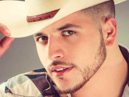 ¡ESCÁNDALO! Jesús “El Rayo” Mendoza acusado de actos inapropiados contra su propio hijo